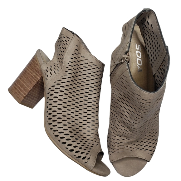 SODA | Taupe Vegan Suede Perforated Peep Toe Bohemian Ankle Booties Women's 8.5 - Picture 1 of 12